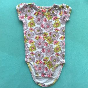 Onesie bundle (4) baby girl size 6 months, used